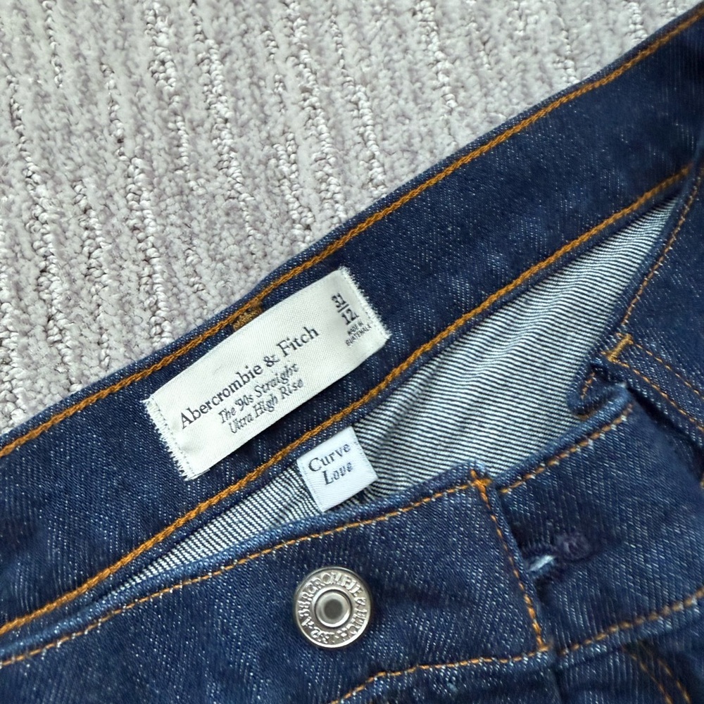Abercrombie Curve Love 90s High Rise Jeans